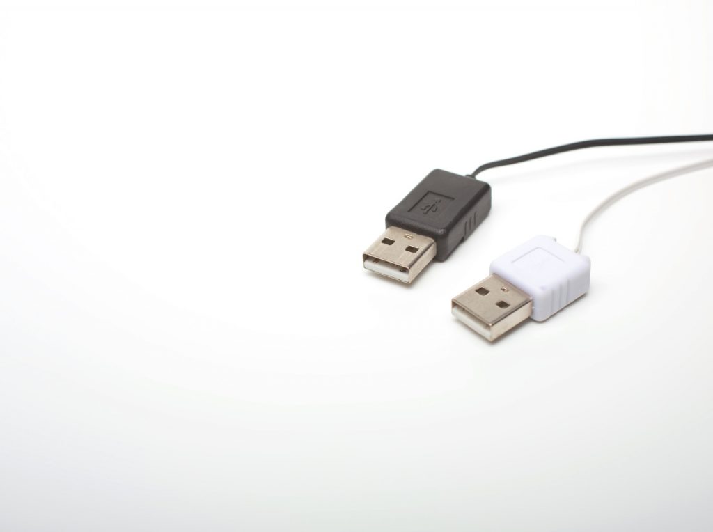 【とうらぶ】こんのすけパイセン、今度はケーブルバイトになるらしいぞ…