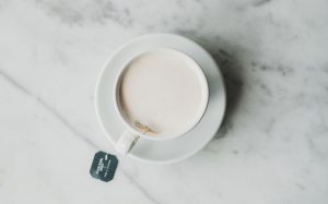 本を買うときのわたし「コーヒー我慢すれば買える…!」