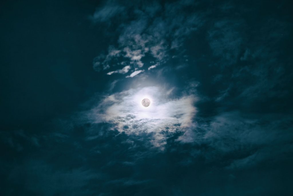 【ヲタクにガン刺さり】みんなのうた『月のワルツ』、バズる