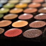 【腐報】コスメで顔面を作り推しCPを主張する腐女子あらわるwwww