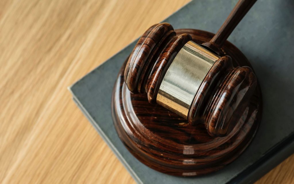 オーランドとデート権のオークションが話題→不安になった恋人ケイティが倍額で落札