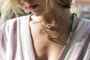 全ての推しカプにやって欲しい、最高すぎるネックレスの贈り方