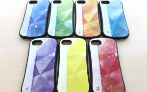 【アイナナ】 iPhone8/7/6s/6対応ハイブリッドガラスケース&ワイヤレスチャージャー販売！水彩カラーが美しい…【アイドリッシュセブン】